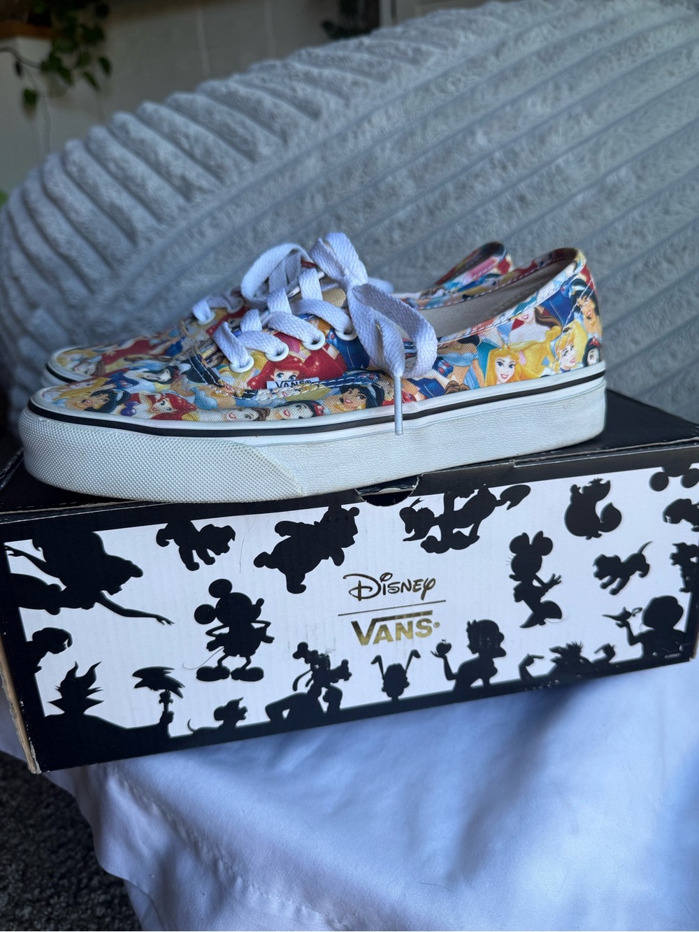 Vans x Disney Authentic Princess Sneakers Multi Color Womens Size 7 with Box
